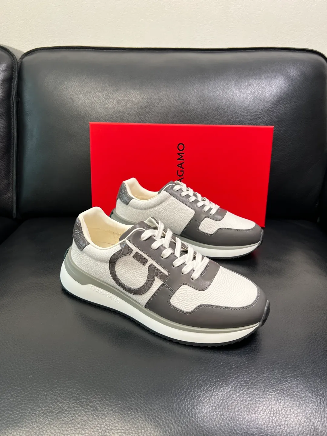 Men's shoes 💰840 Ferragamo High-quality top crafts Ferragamo counters sell original factory configuration at the same time, imported original cowhide from Italy, imported water-dyed cow lining, soles: original factory special original soles are super comfortable, original factory and single goods, welcome to compare at the same time at the counter, code number 38-44 (customized 45 46)